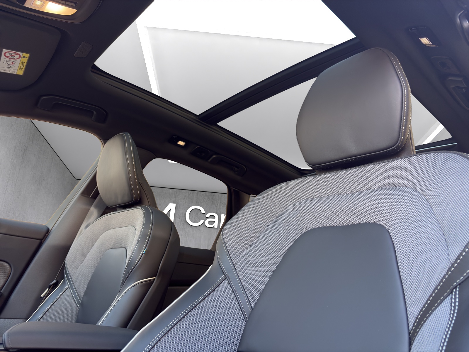VOLVO XC60 T8 eAWD PluginHybrid Black Edition Geartronic-image-15