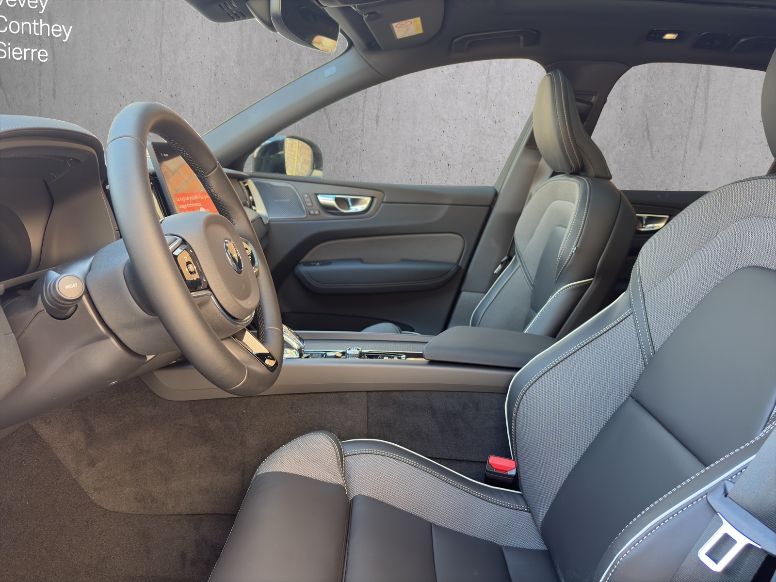 VOLVO XC60 T8 eAWD PluginHybrid Black Edition Geartronic-image-8