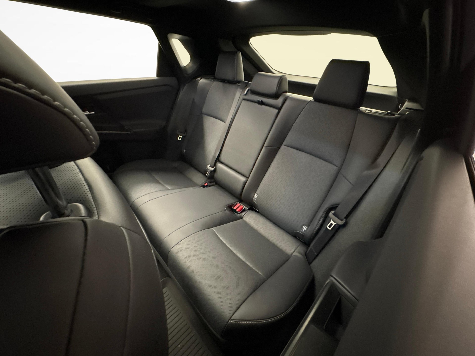SUBARU Solterra eV Luxury AWD-image-10