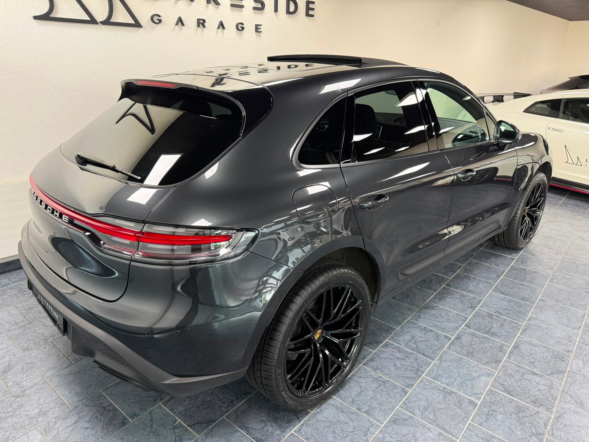 PORSCHE Macan PDK-image-3