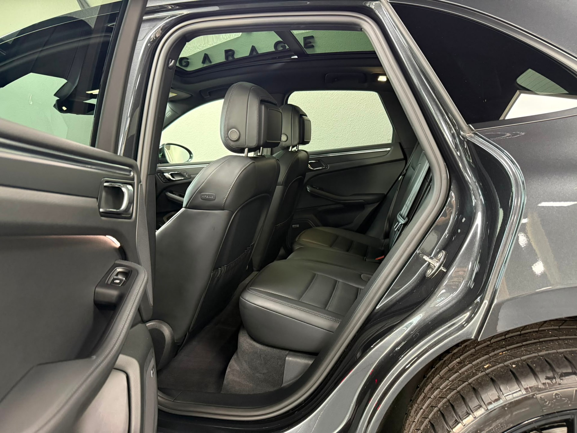 PORSCHE Macan PDK-image-10