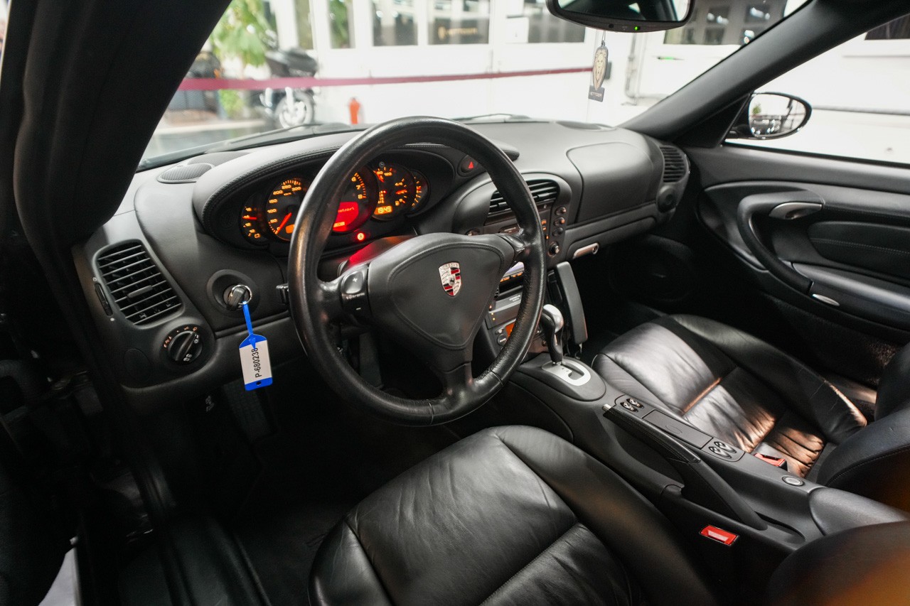 PORSCHE 911 Turbo-image-10