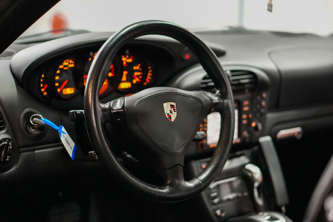 PORSCHE 911 Turbo-image-27
