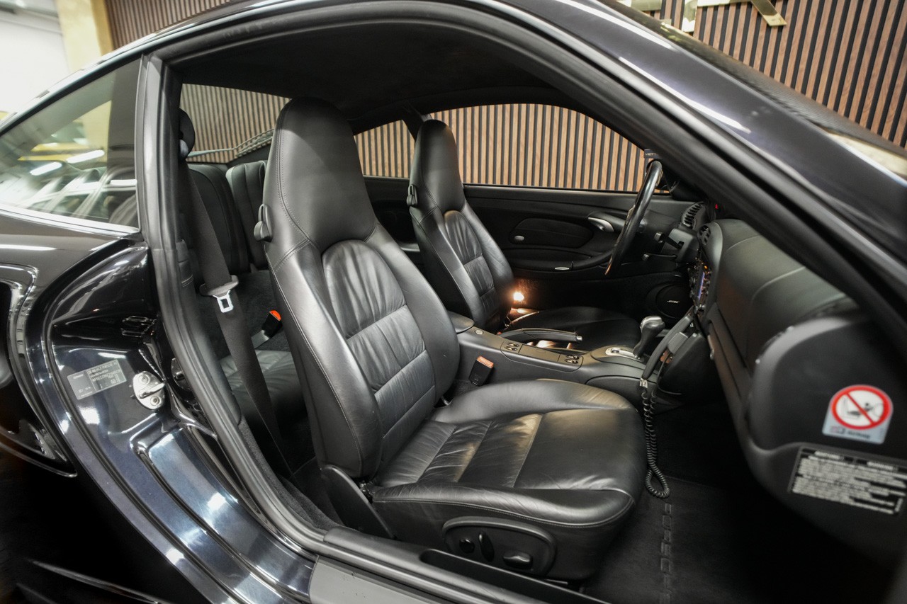 PORSCHE 911 Turbo-image-14