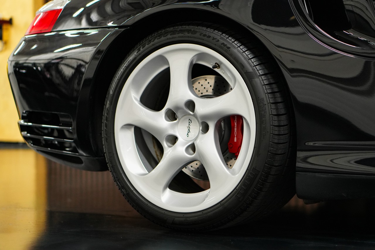 PORSCHE 911 Turbo-image-8