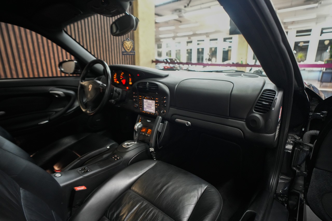 PORSCHE 911 Turbo-image-12
