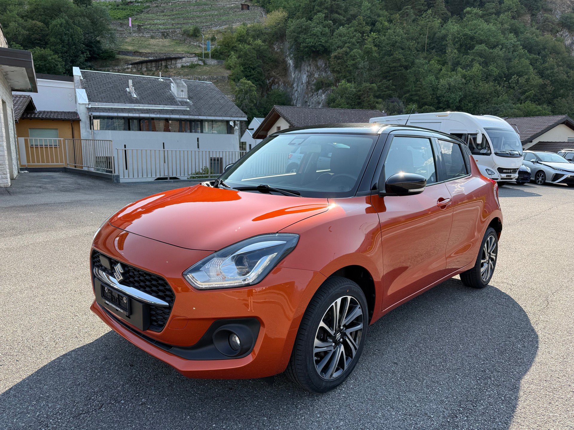 SUZUKI Swift 1.2 Compact Top 4x4 Hybrid-image-2