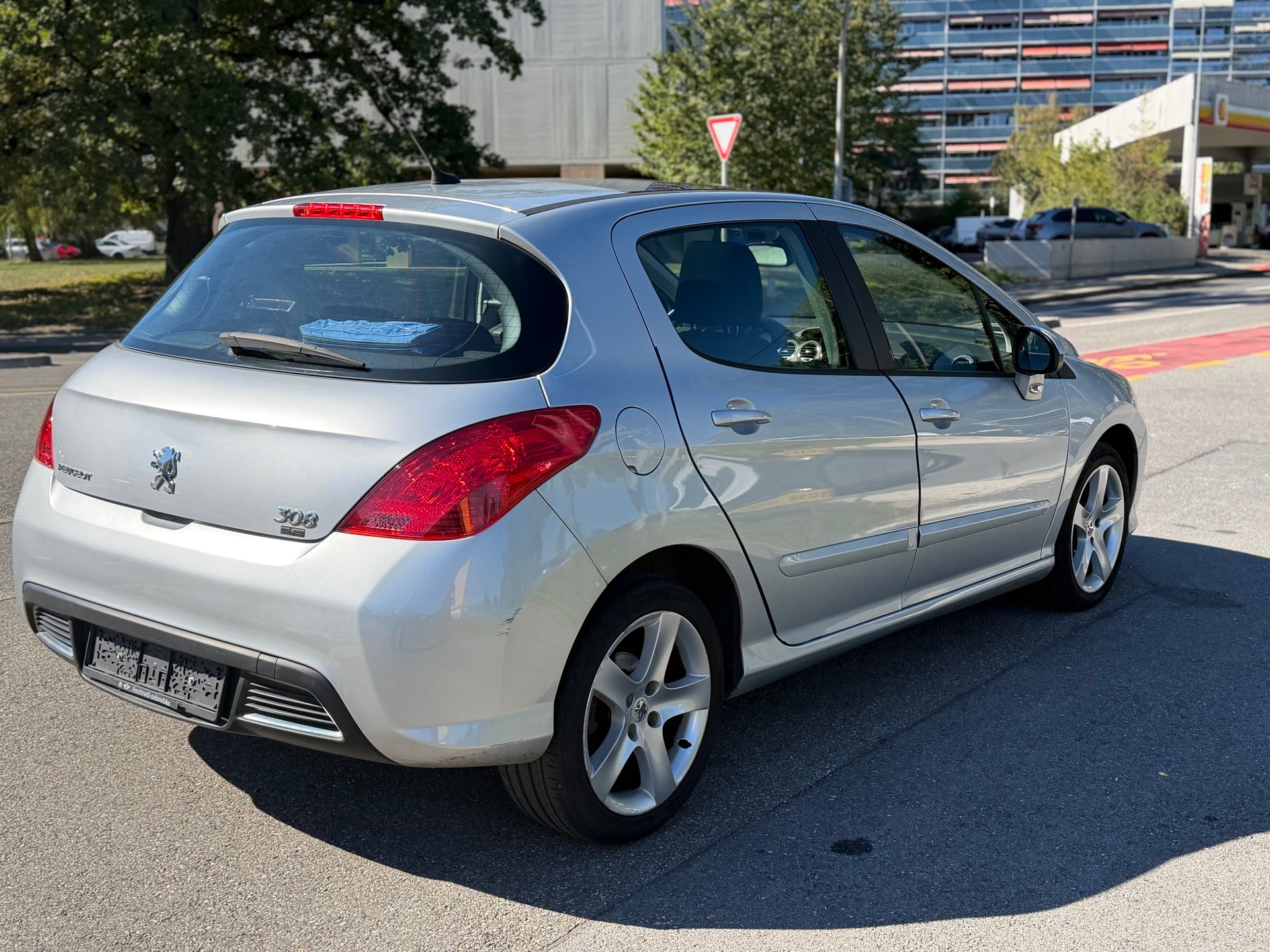 PEUGEOT 308 1.6 16V T Sport Pack Automatic-image-4