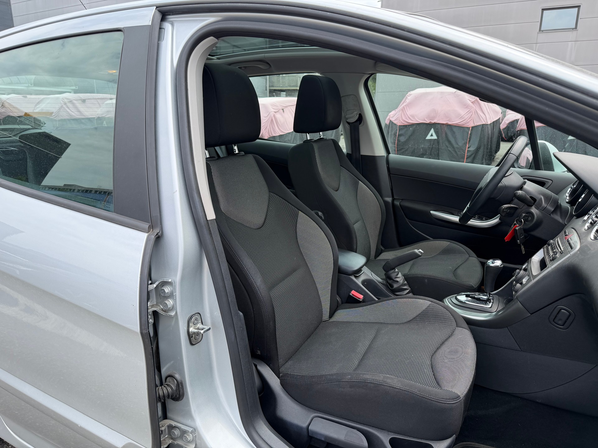 PEUGEOT 308 1.6 16V T Sport Pack Automatic-image-7