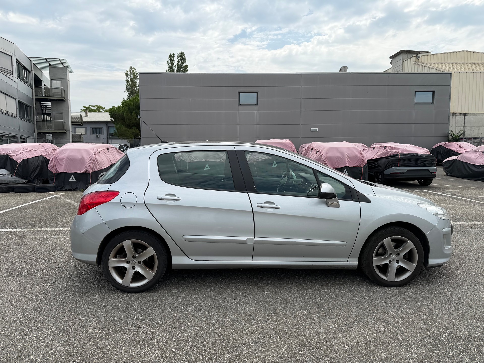 PEUGEOT 308 1.6 16V T Sport Pack Automatic-image-6
