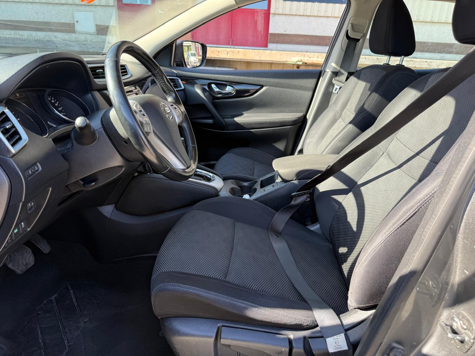NISSAN Qashqai 1.6 dCi N-Connecta Xtronic CVT-image-5