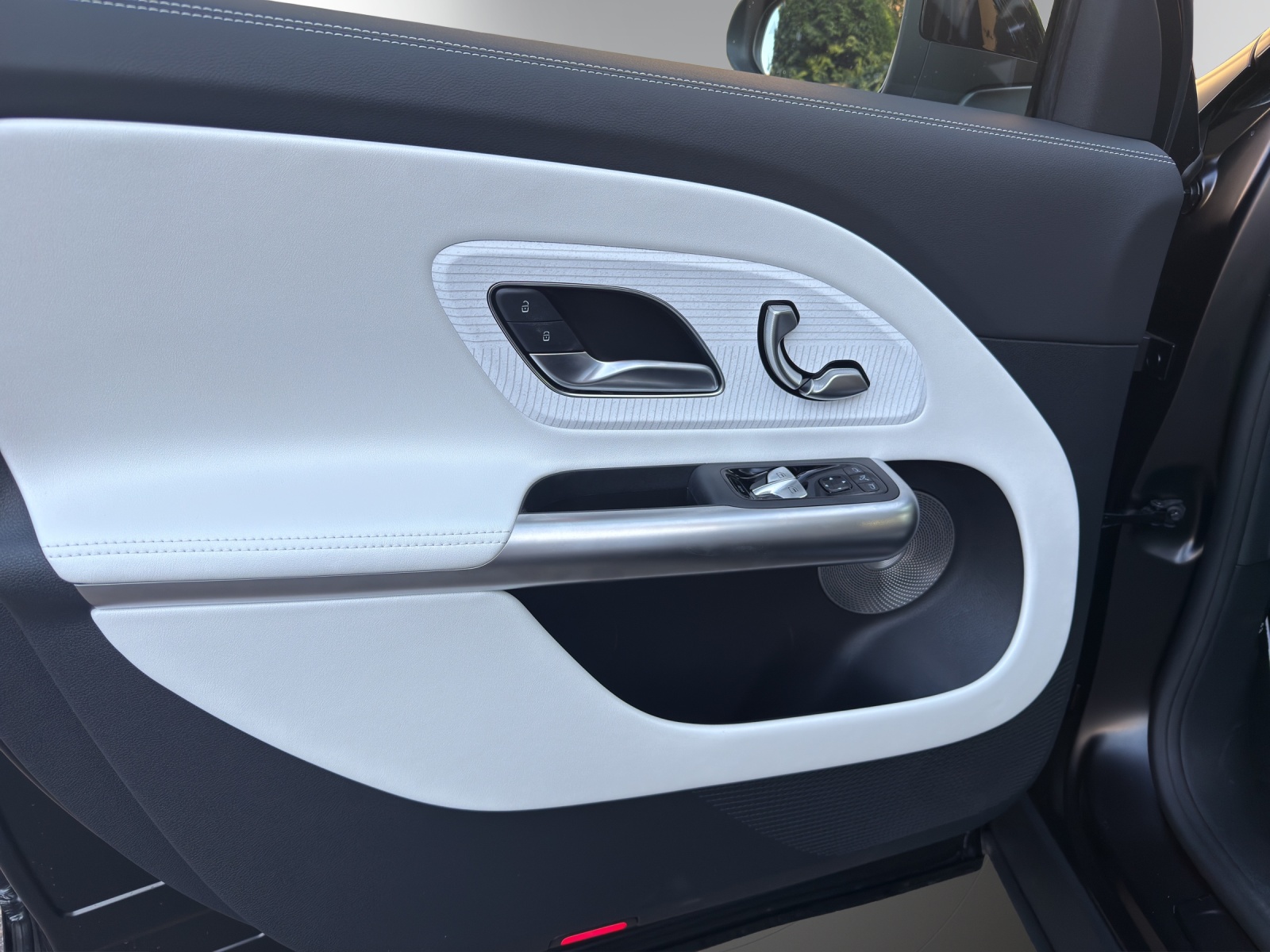 MERCEDES-BENZ GLB 220 4Matic 8G-Tronic-image-14