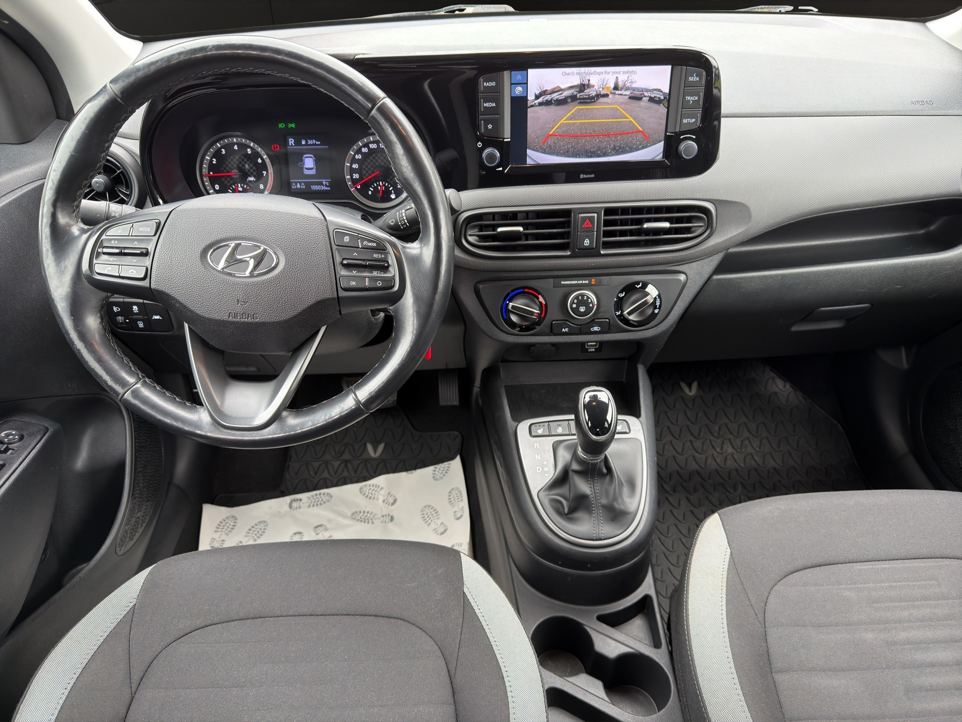 HYUNDAI i10 1.2 Amplia Automat-image-9