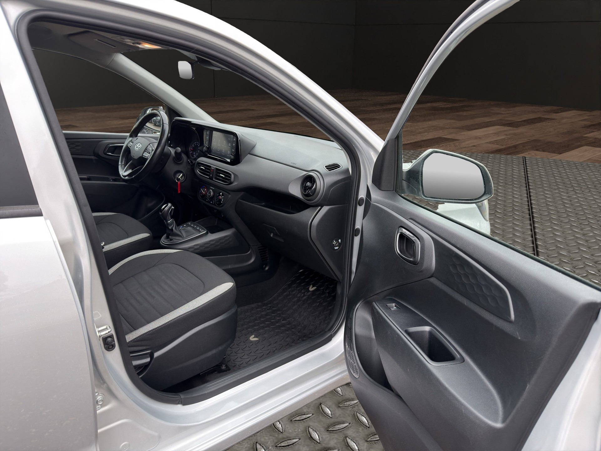 HYUNDAI i10 1.2 Amplia Automat-image-14