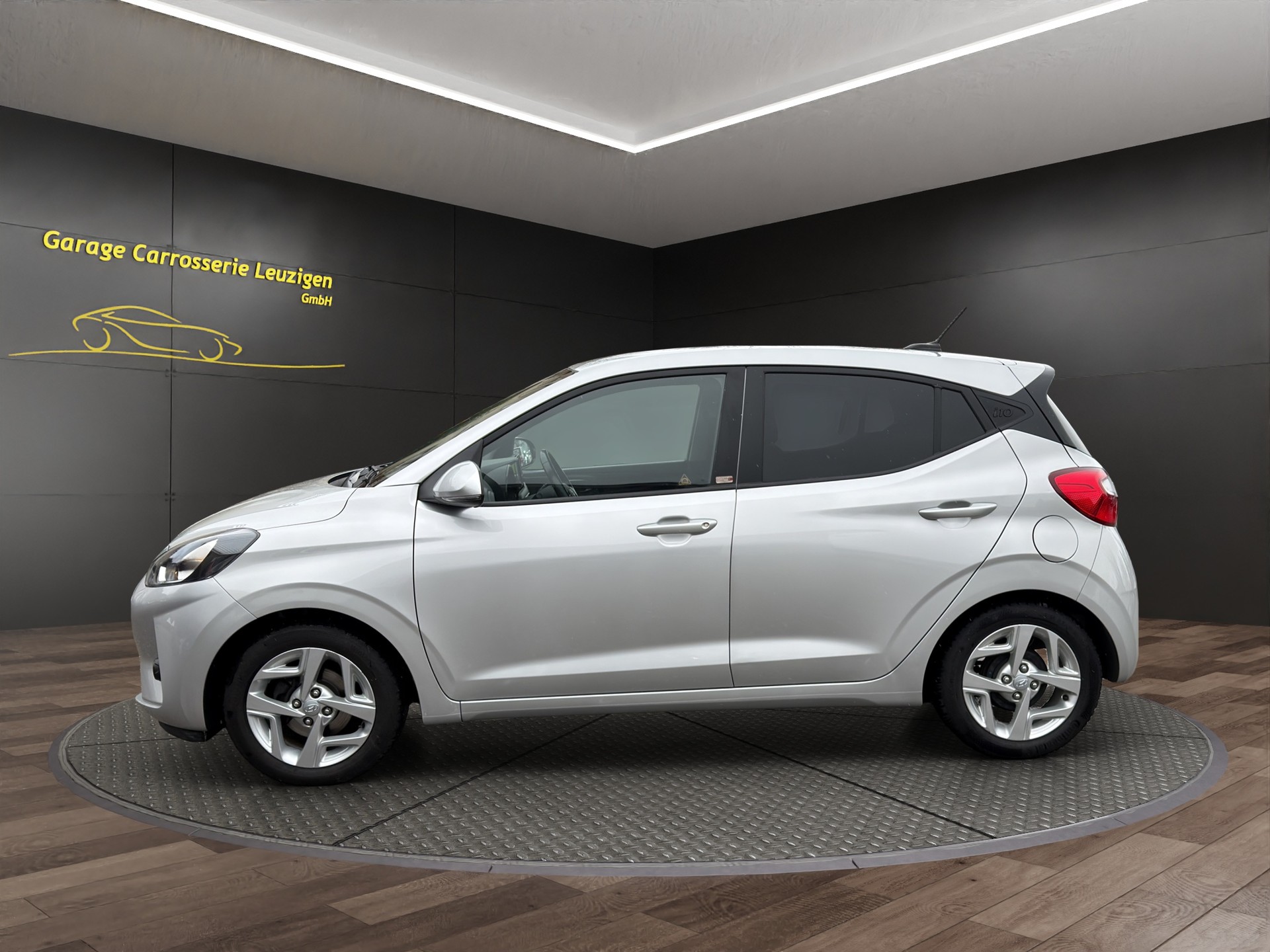 HYUNDAI i10 1.2 Amplia Automat-image-7