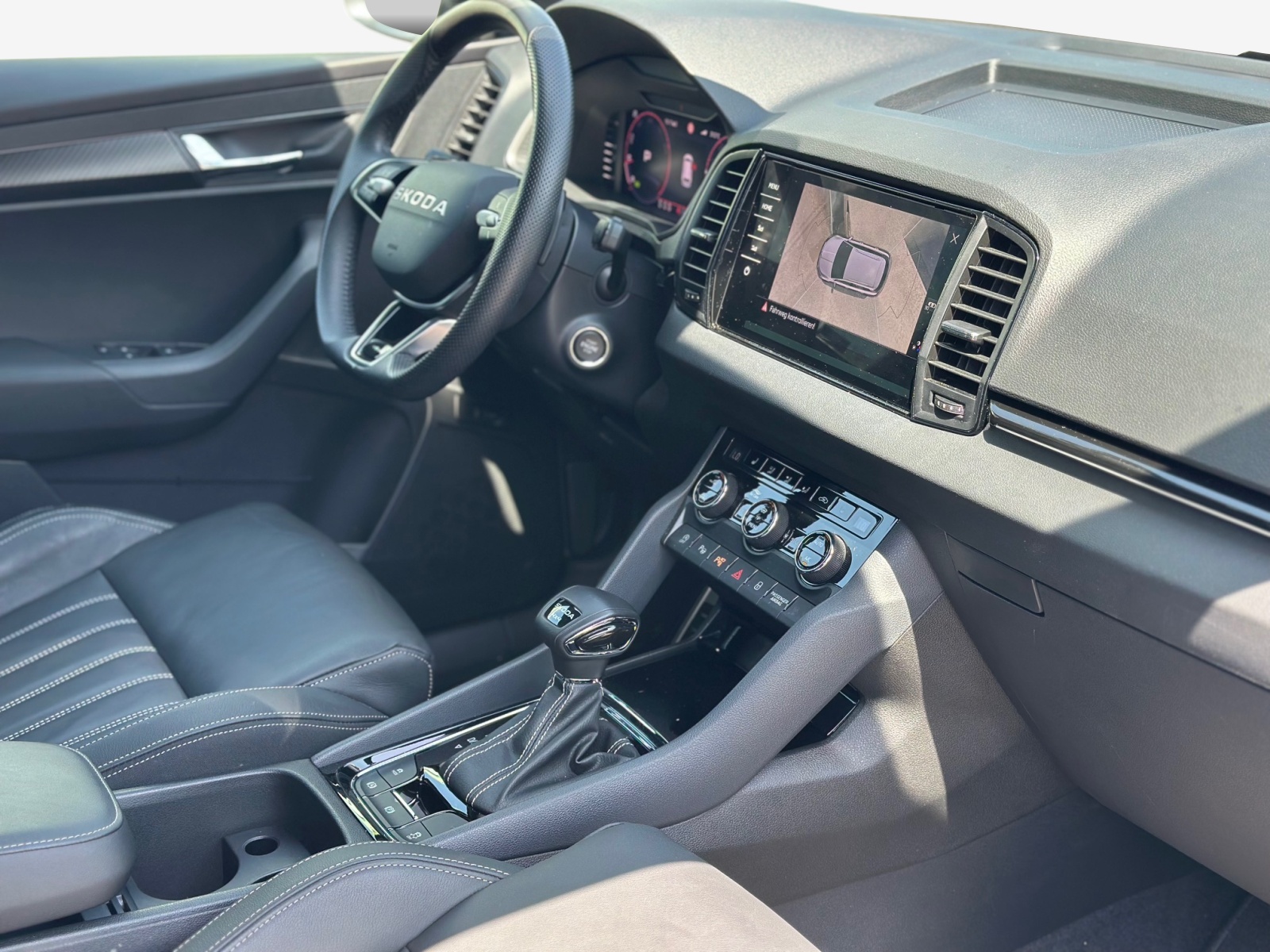 SKODA Karoq 2.0 TSI SportLine 4x4 DSG-image-13