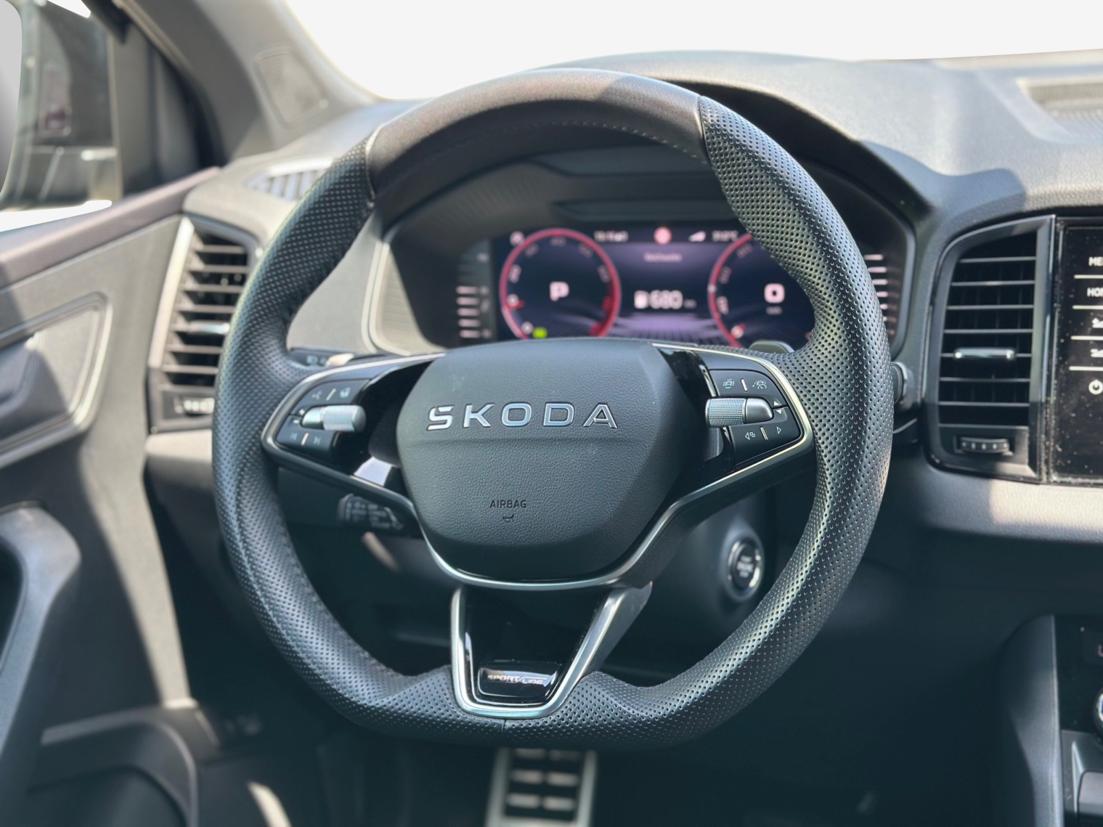 SKODA Karoq 2.0 TSI SportLine 4x4 DSG-image-9