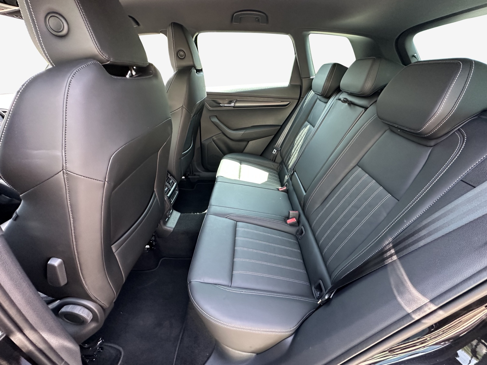SKODA Karoq 2.0 TSI SportLine 4x4 DSG-image-11