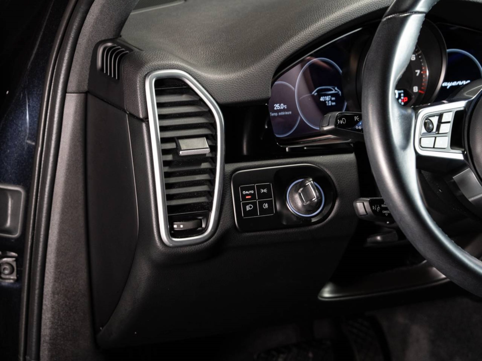 PORSCHE Cayenne E-Hybrid (MY22)-image-14