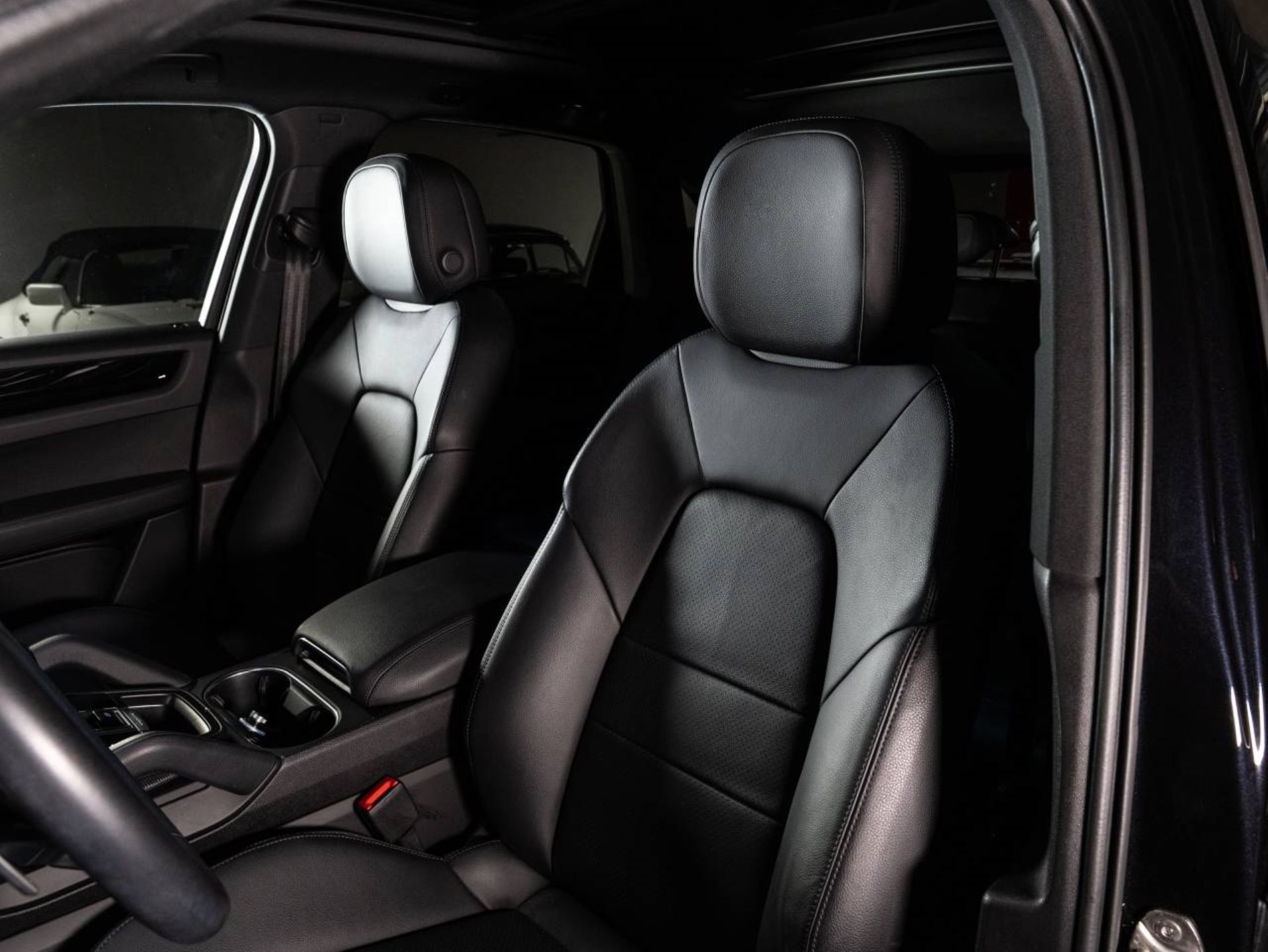 PORSCHE Cayenne E-Hybrid (MY22)-image-4