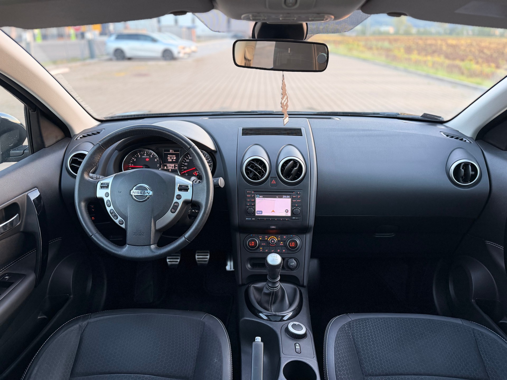 NISSAN Qashqai 2.0 4WD 360-image-16