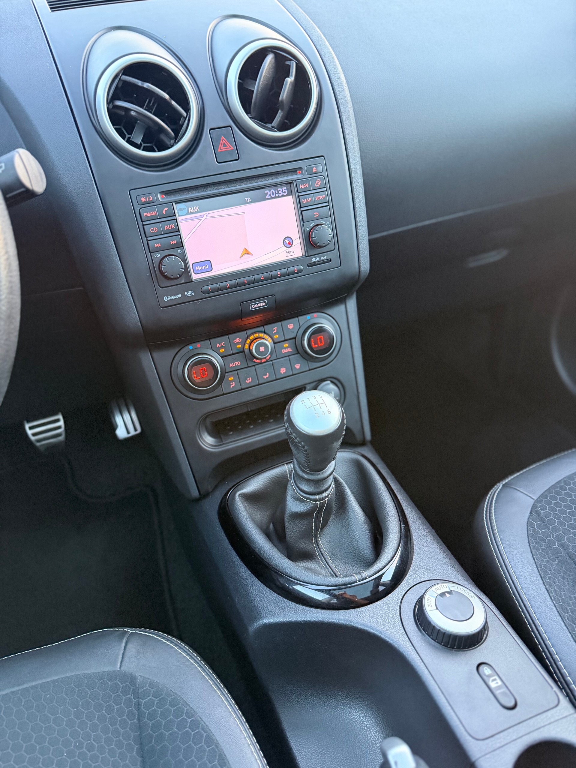 NISSAN Qashqai 2.0 4WD 360-image-21