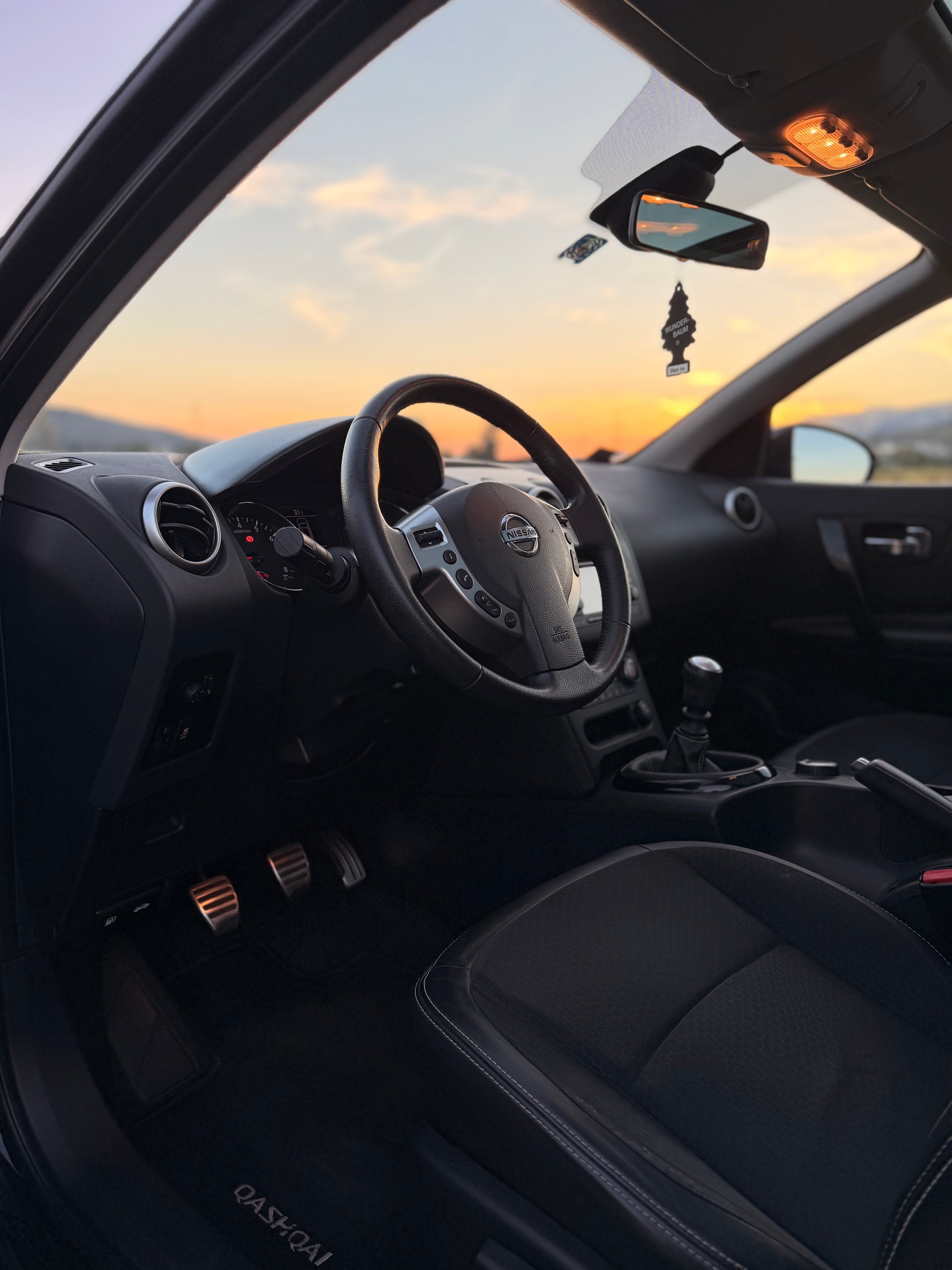 NISSAN Qashqai 2.0 4WD 360-image-18
