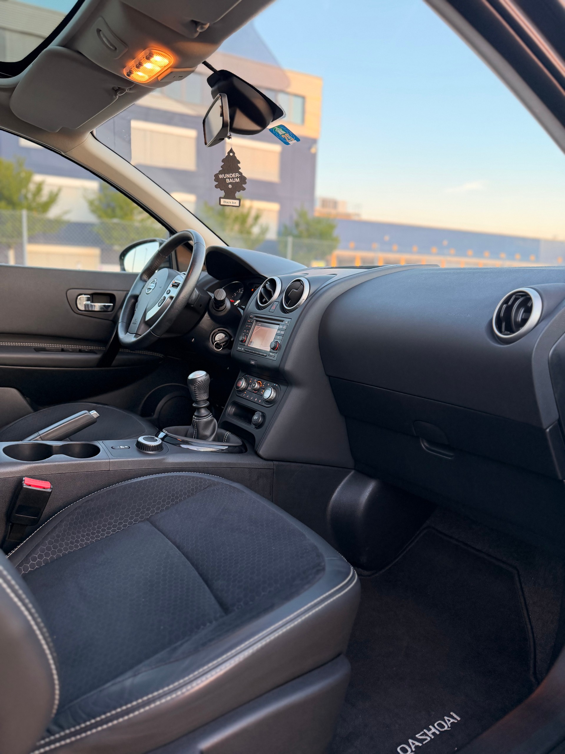 NISSAN Qashqai 2.0 4WD 360-image-26