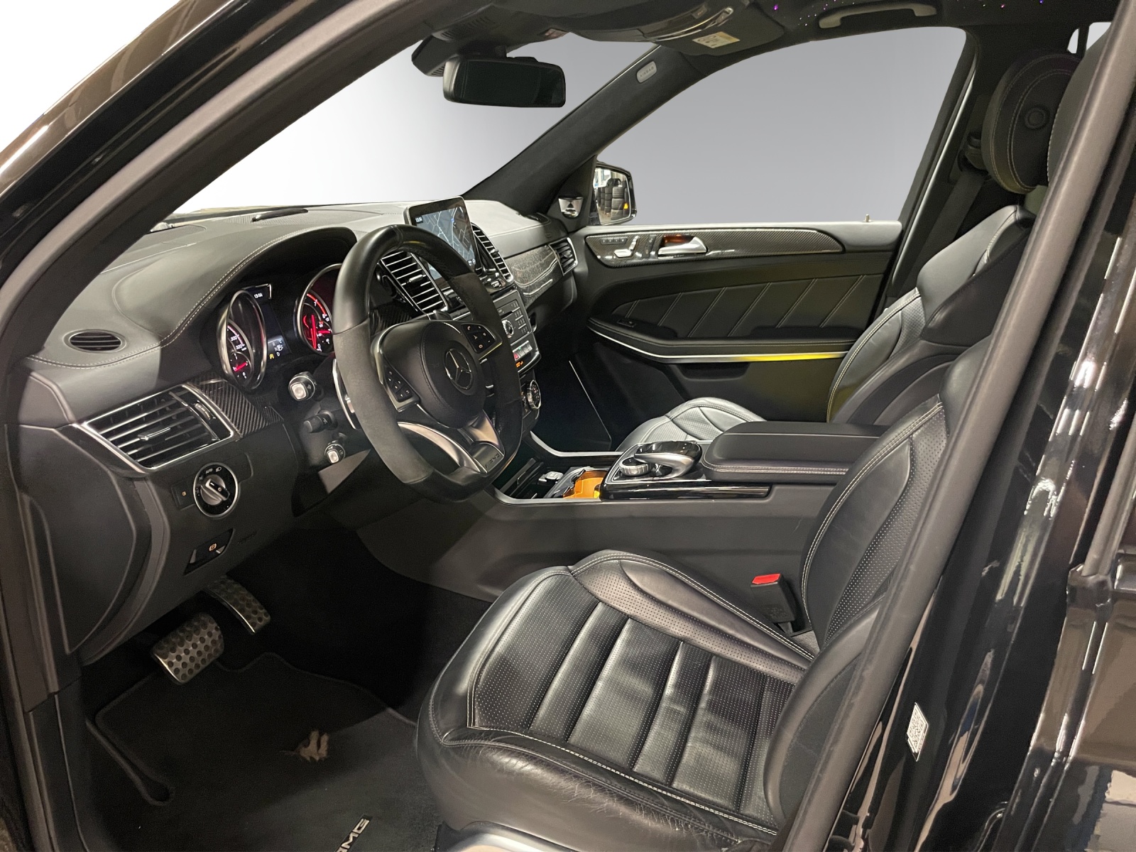 MERCEDES-BENZ GLS 63 AMG 4Matic-image-8