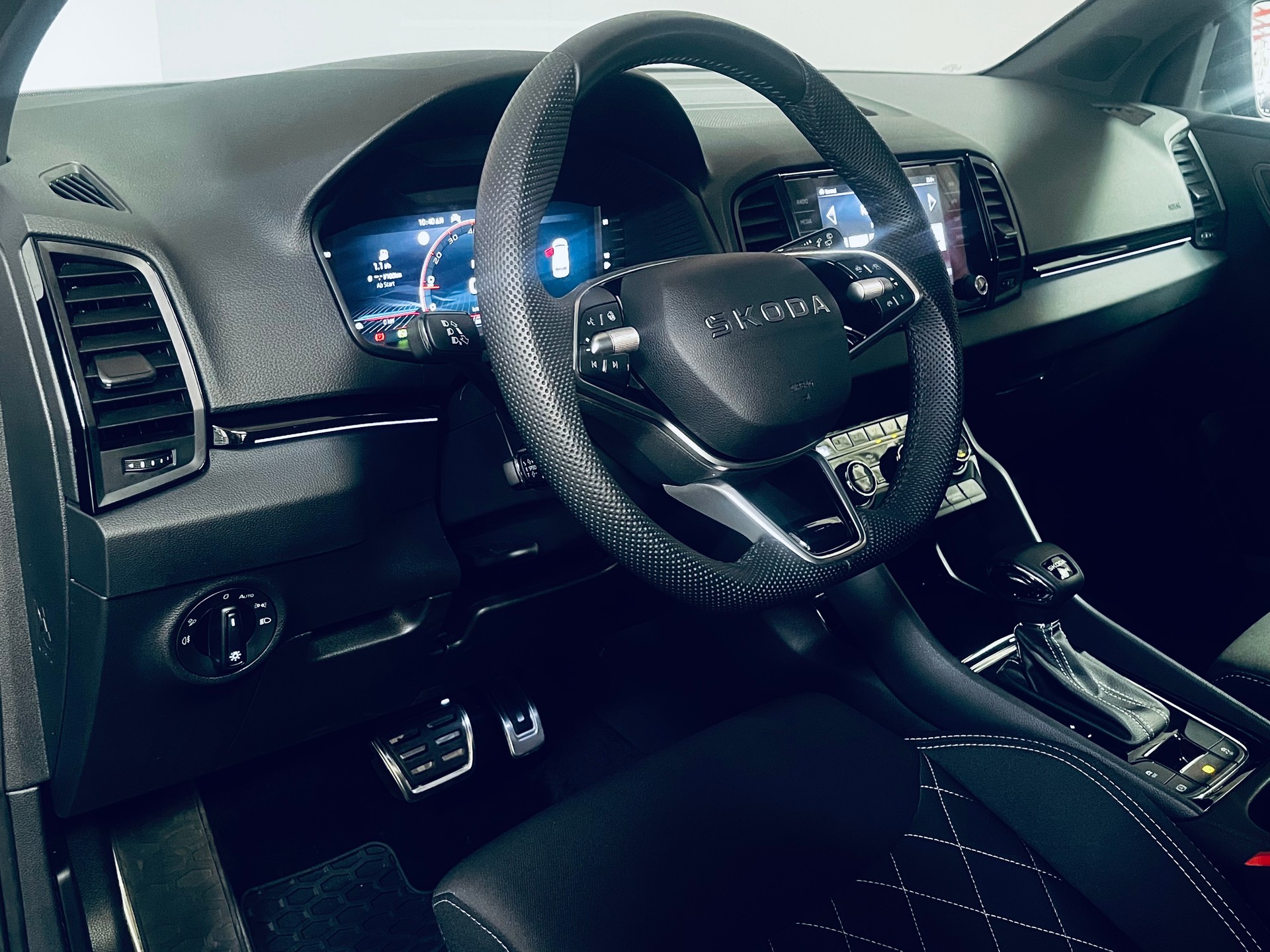 SKODA Karoq 2.0 TSI SportLine 4x4 DSG-image-13