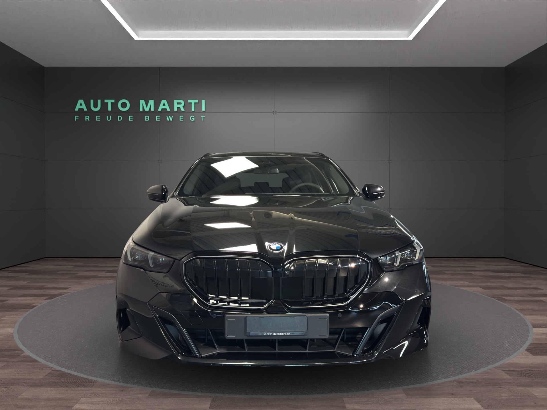 BMW 540d xDrive Touring-image-4