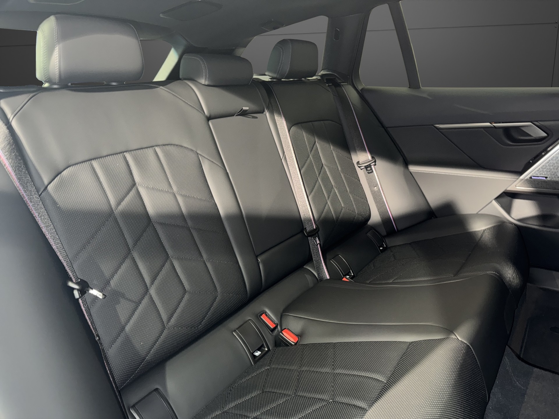 BMW 540d xDrive Touring-image-12