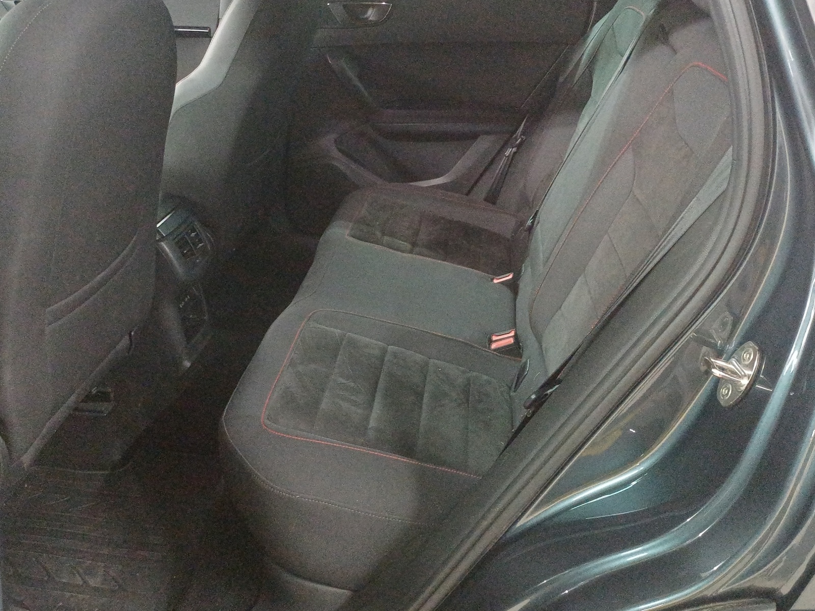 SEAT Ateca 2.0 TSI FR 4Drive DSG-image-11