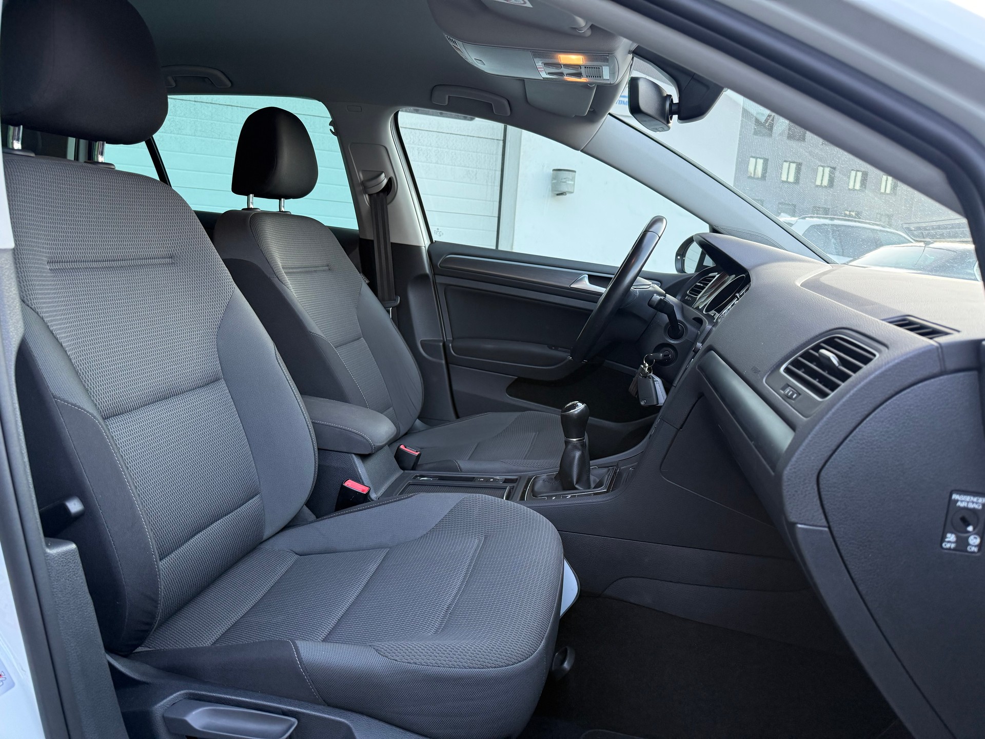 VW Golf 2.0 TDI Highline 4Motion-image-9