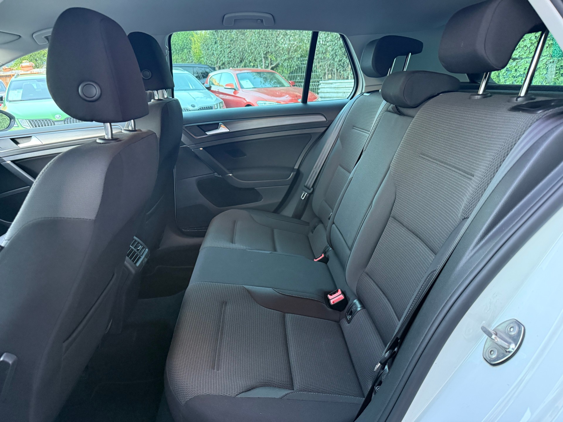 VW Golf 2.0 TDI Highline 4Motion-image-11