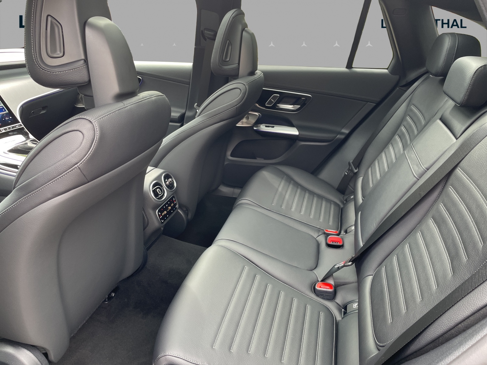 MERCEDES-BENZ GLC 53 AMG 4Matic+ 9G-Tronic-image-13