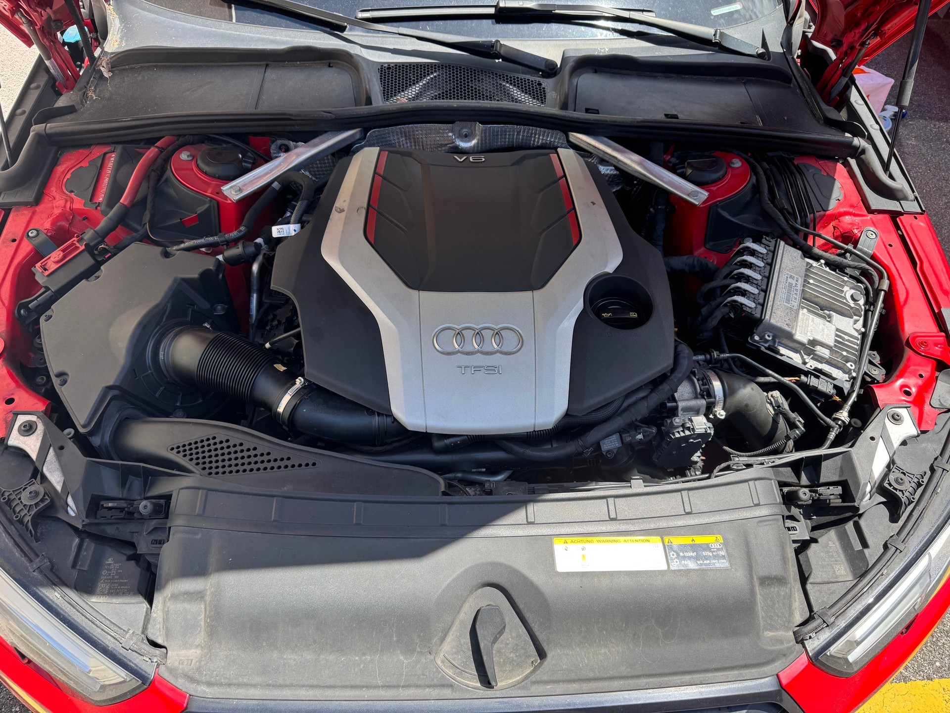 AUDI 3.0 V6 TFSI quattro S-Tronic-image-3