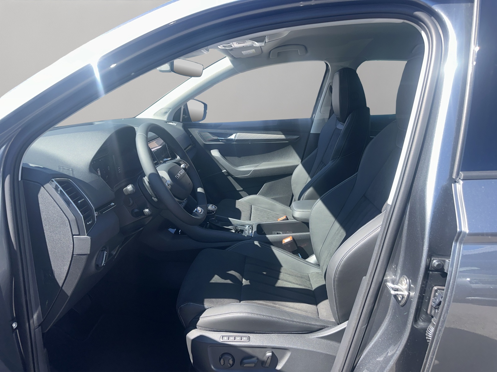 SKODA Karoq 1.5 TSI Dynamic DSG-showroom-element-3