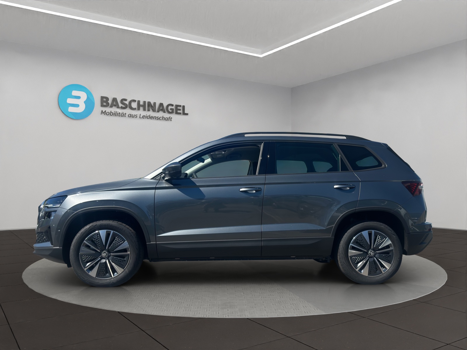 SKODA Karoq 1.5 TSI Dynamic DSG-showroom-element-1