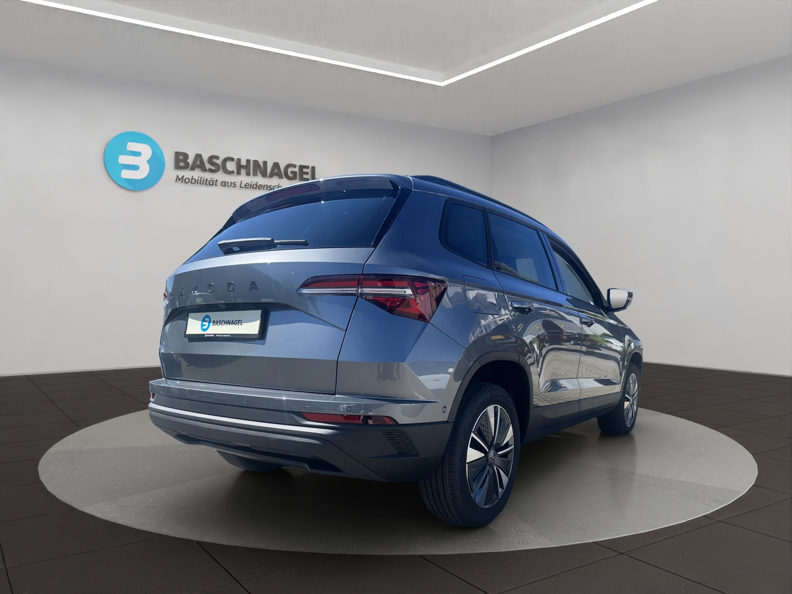 SKODA Karoq 1.5 TSI Dynamic DSG-image-9