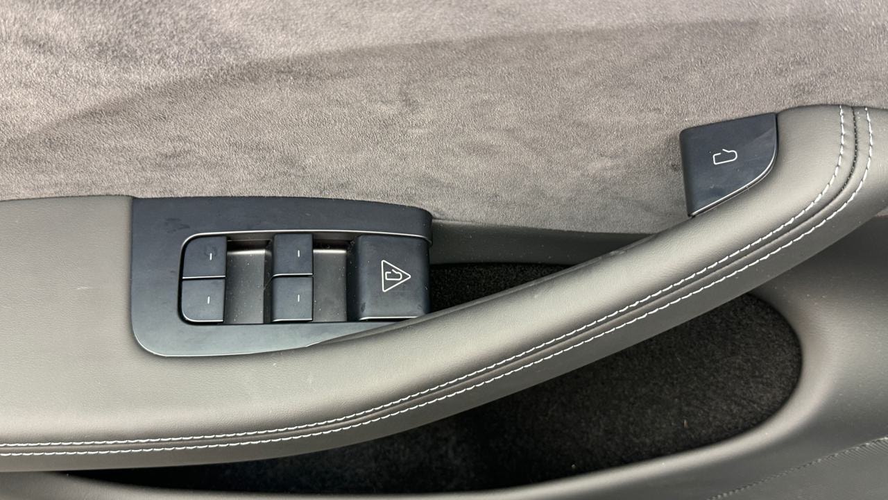 TESLA Model 3 Long Range Dual Motor AWD-image-8