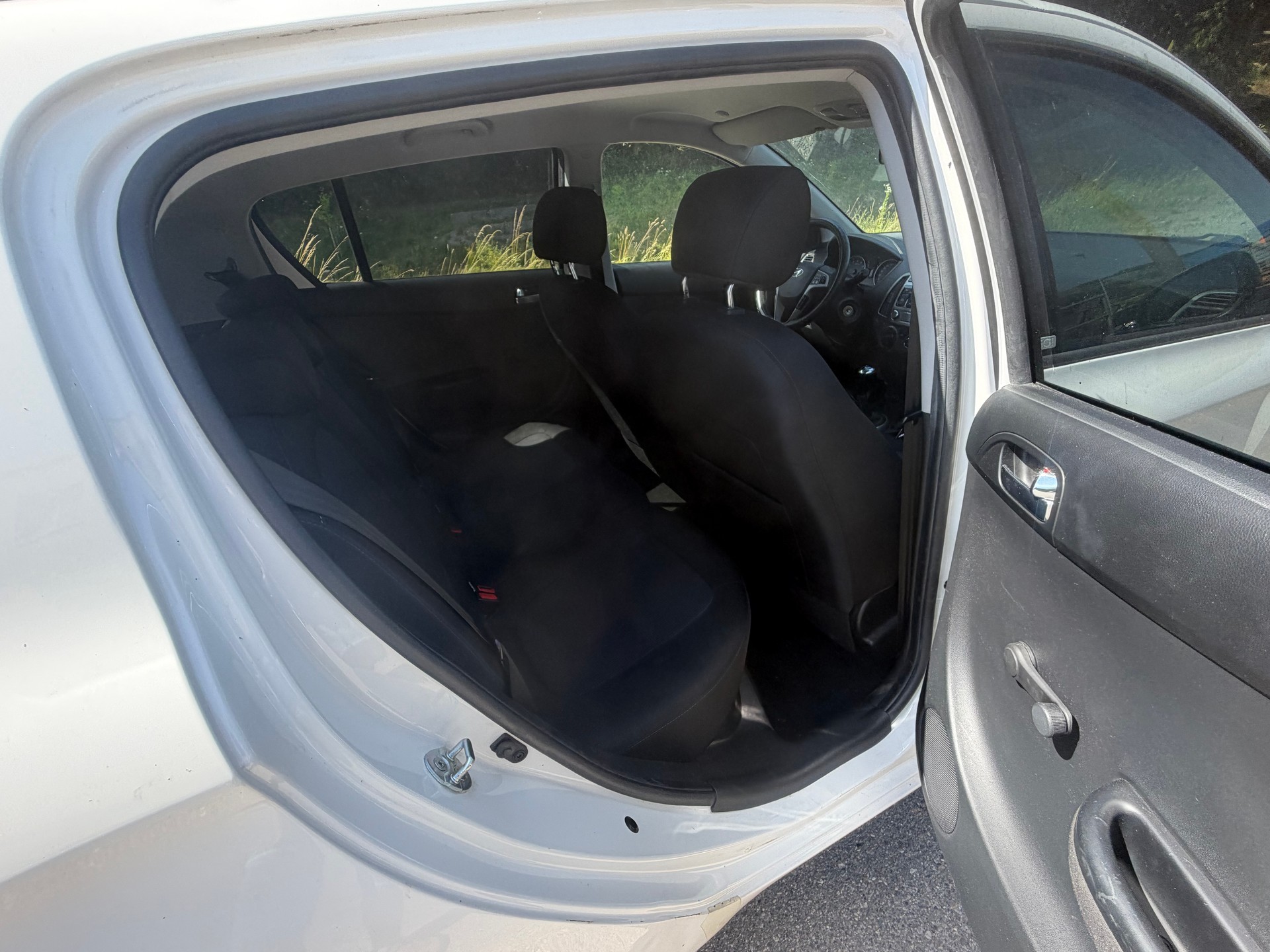 HYUNDAI i20 1.4 GO! Plus-image-8