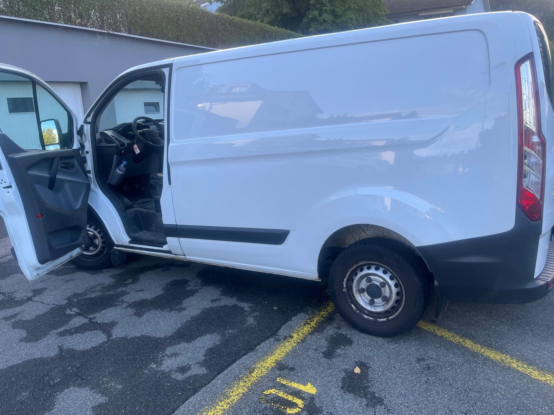 FORD Transit Custom Van 250 L1H1 Ambiente-image-6