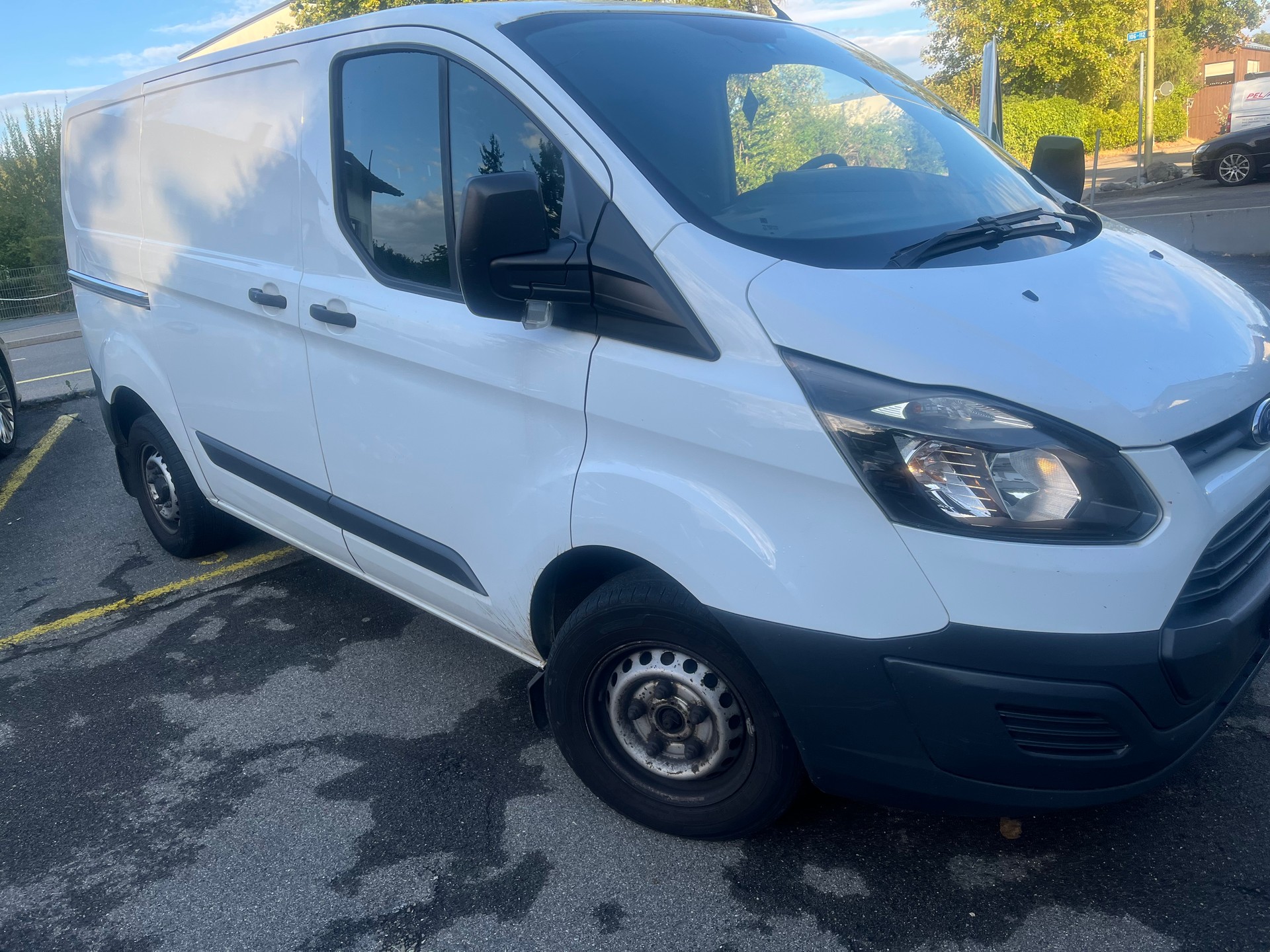 FORD Transit Custom Van 250 L1H1 Ambiente-image-3