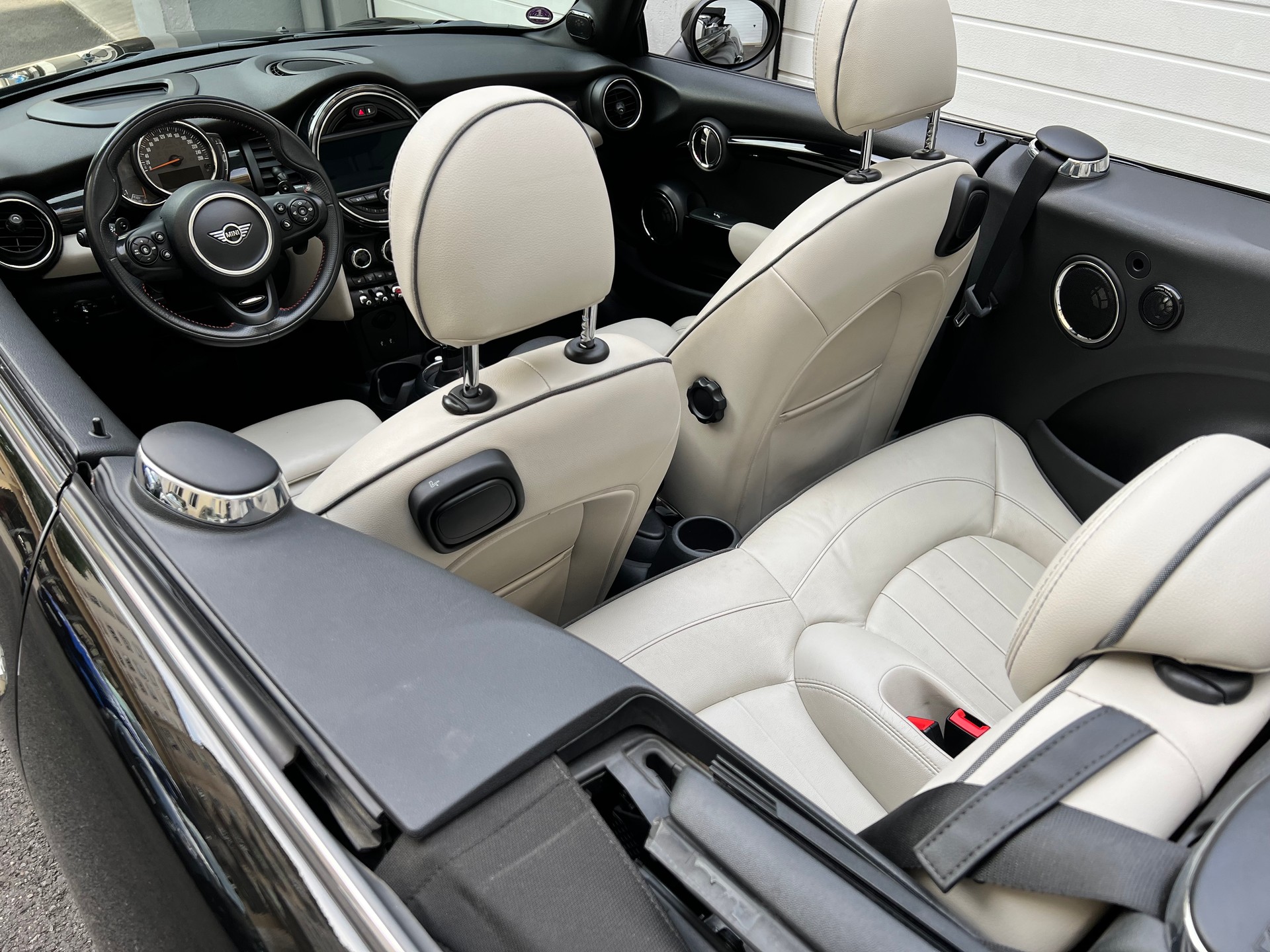 MINI Cooper S Cabriolet DKG-image-12