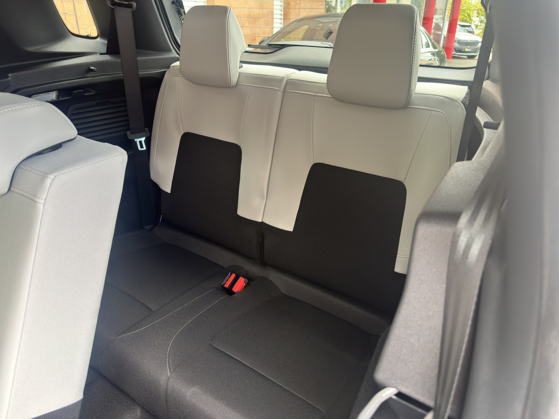 CITROEN C3 Aircross 1.2i MH Max Aut. 7 Sitze!-image-12