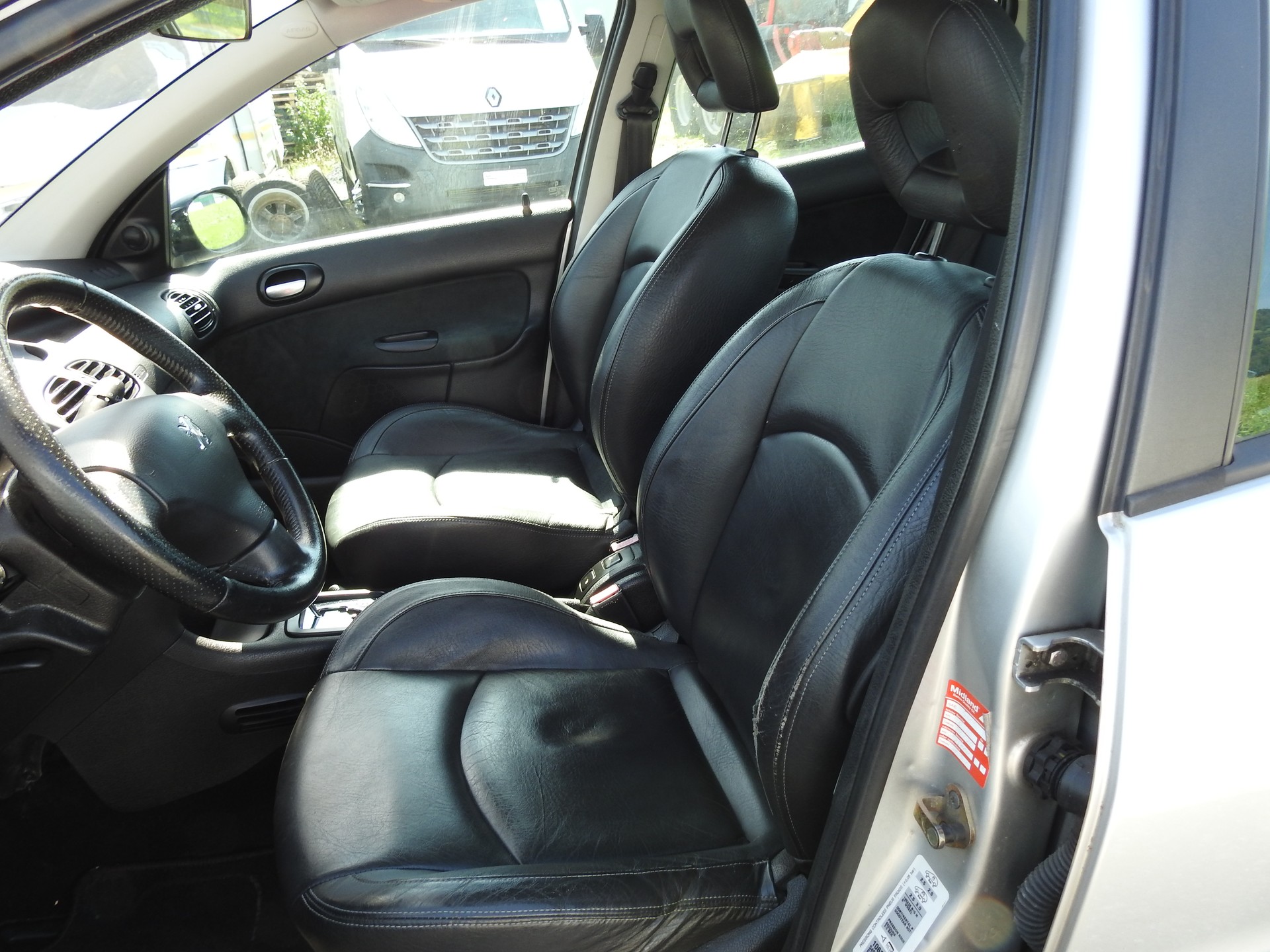 PEUGEOT 206 1.6 16V XS-image-12