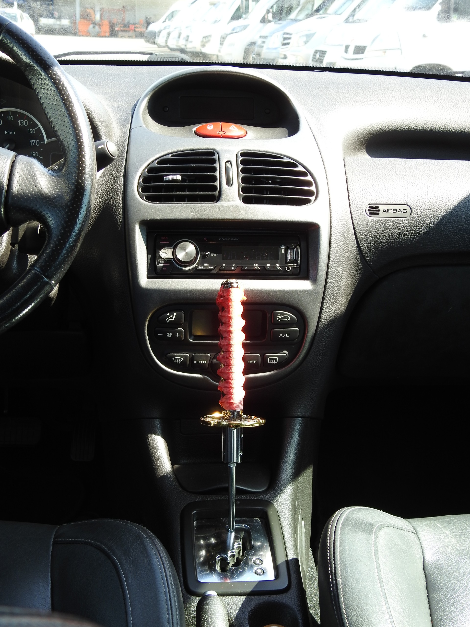 PEUGEOT 206 1.6 16V XS-image-16