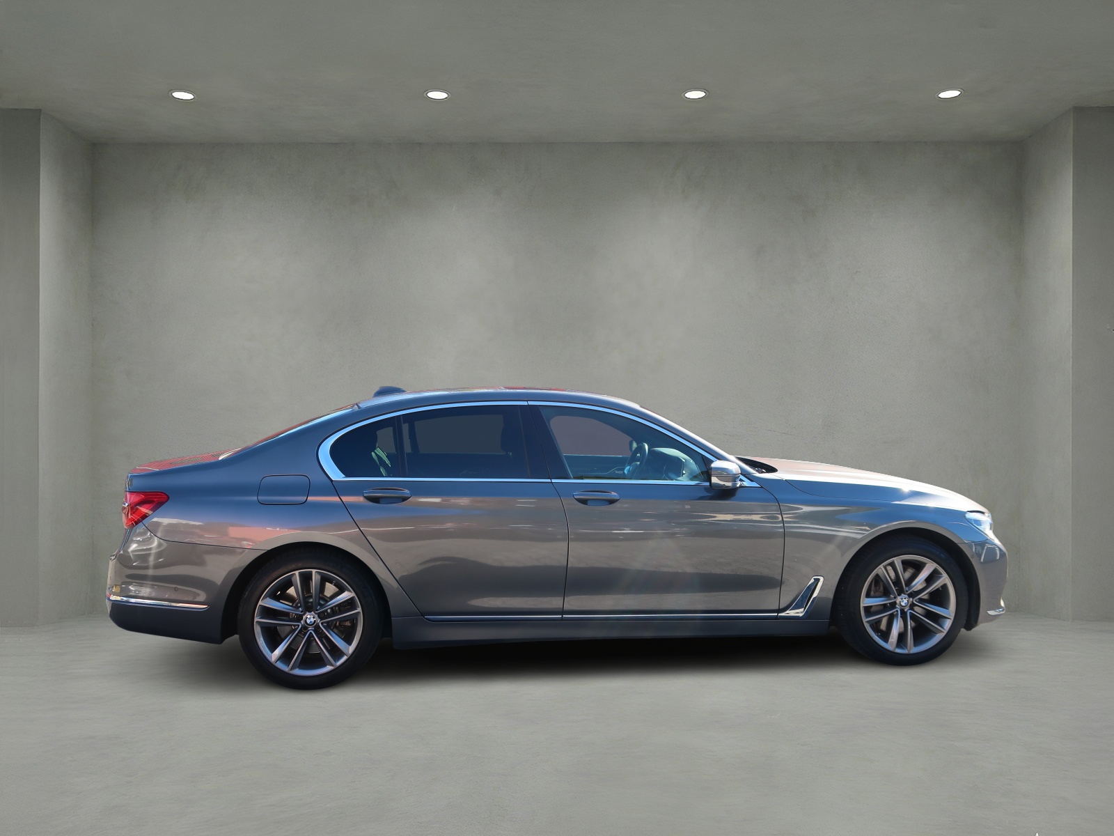 BMW 750i xDrive Steptronic-showroom-element-2
