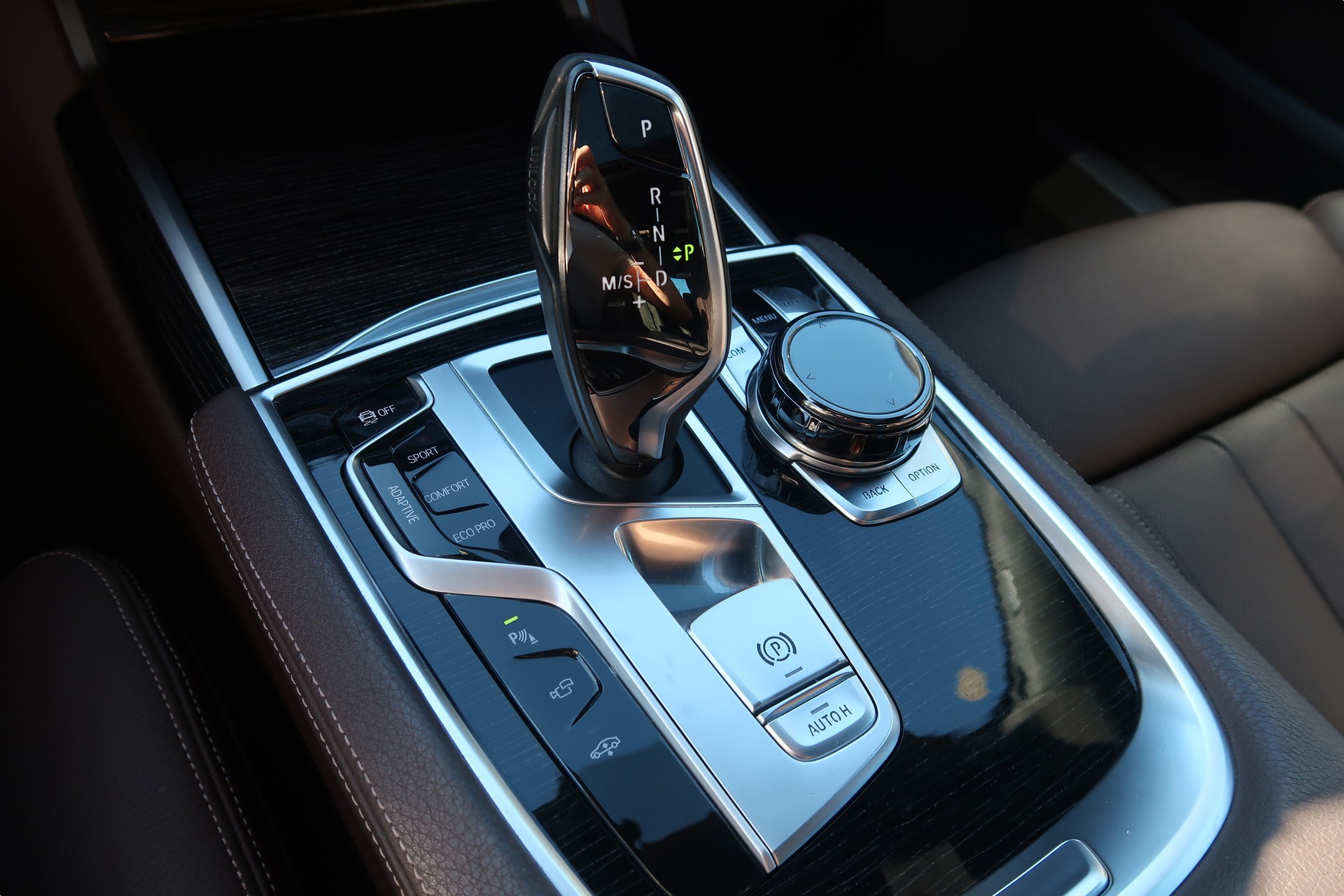 BMW 750i xDrive Steptronic-image-17